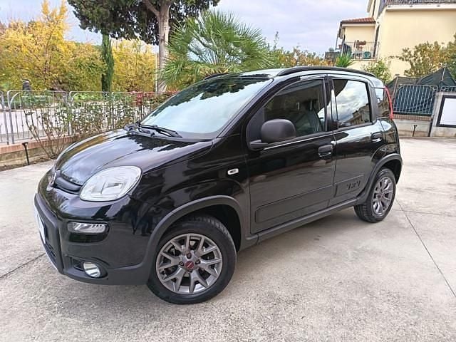 Usata Fiat Panda 4x4 S 86 CV (63 kW) 2018 Nero Utilitaria