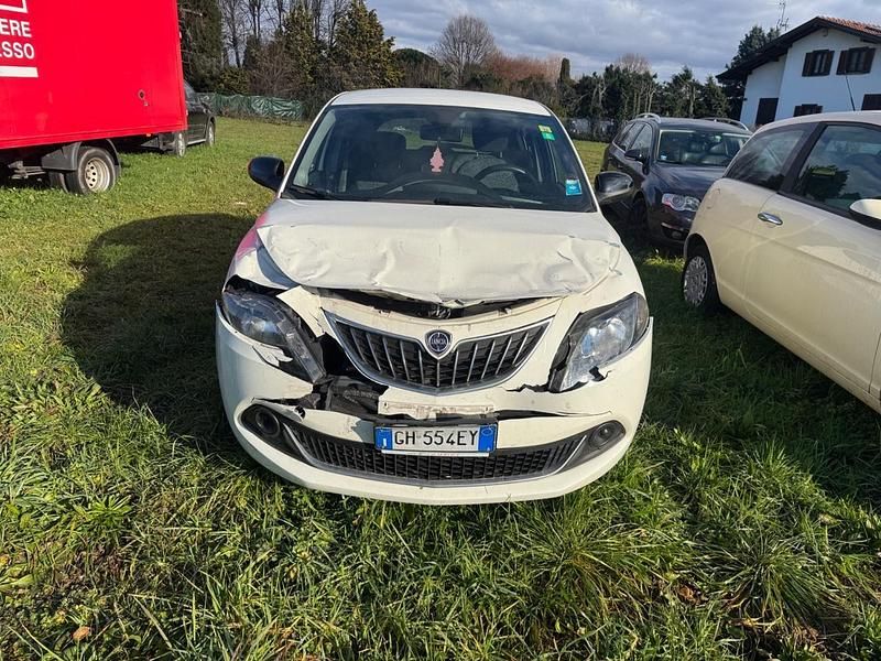 Usata Lancia Ypsilon S 69 CV (50 kW) 2021 Bianco Utilitaria