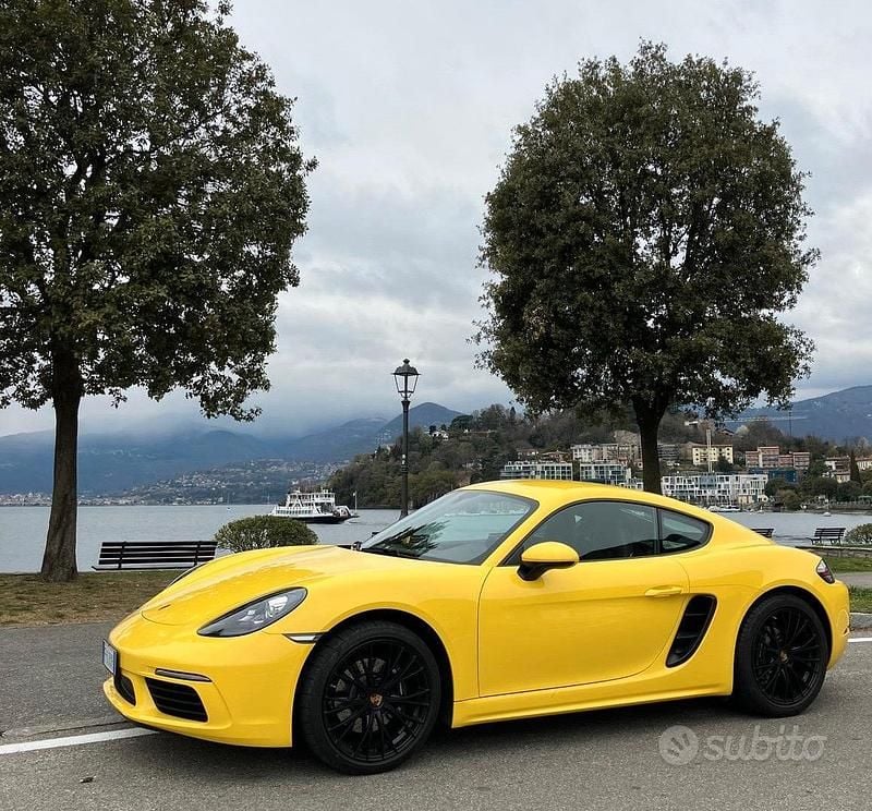 Usata Porsche 718 300 CV (220 kW) 2018 Giallo Coupé