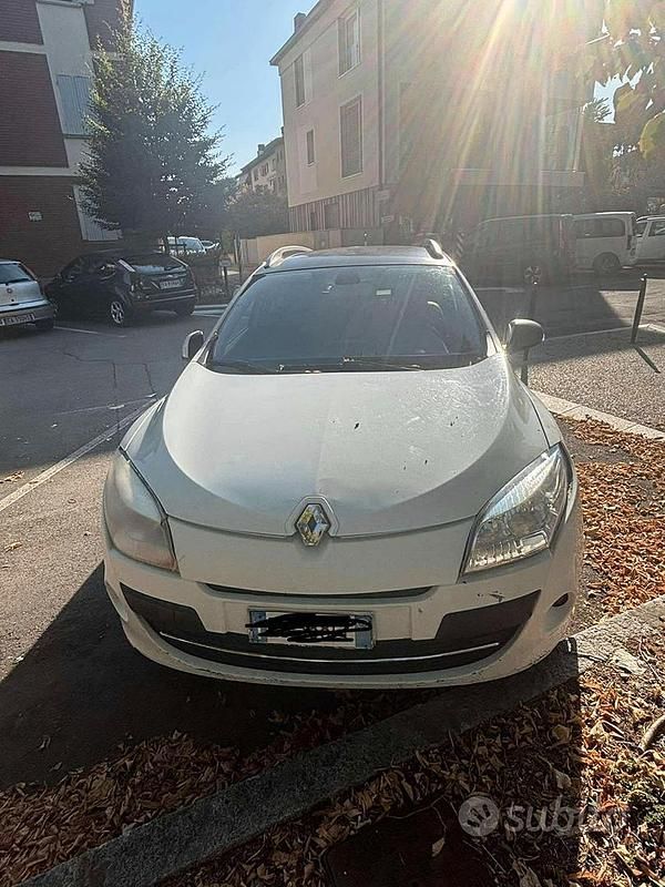 Bianco Usata 2010 Renault Mégane GrandTour Station wagon | 3500 € - Immagine 1/4