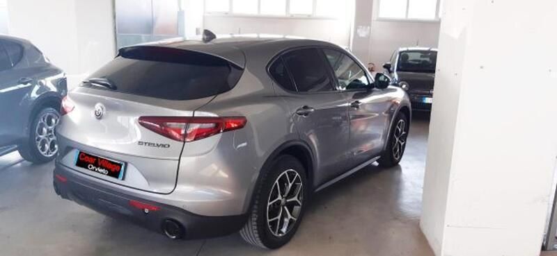 Usata Alfa Romeo Stelvio Sprint 190 CV (139 kW) 2020 Grigio SUV