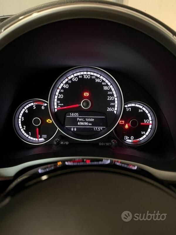 Begagnad VW Beetle Cabriolet 105 HK (77 kW) 2014 Svart Cab