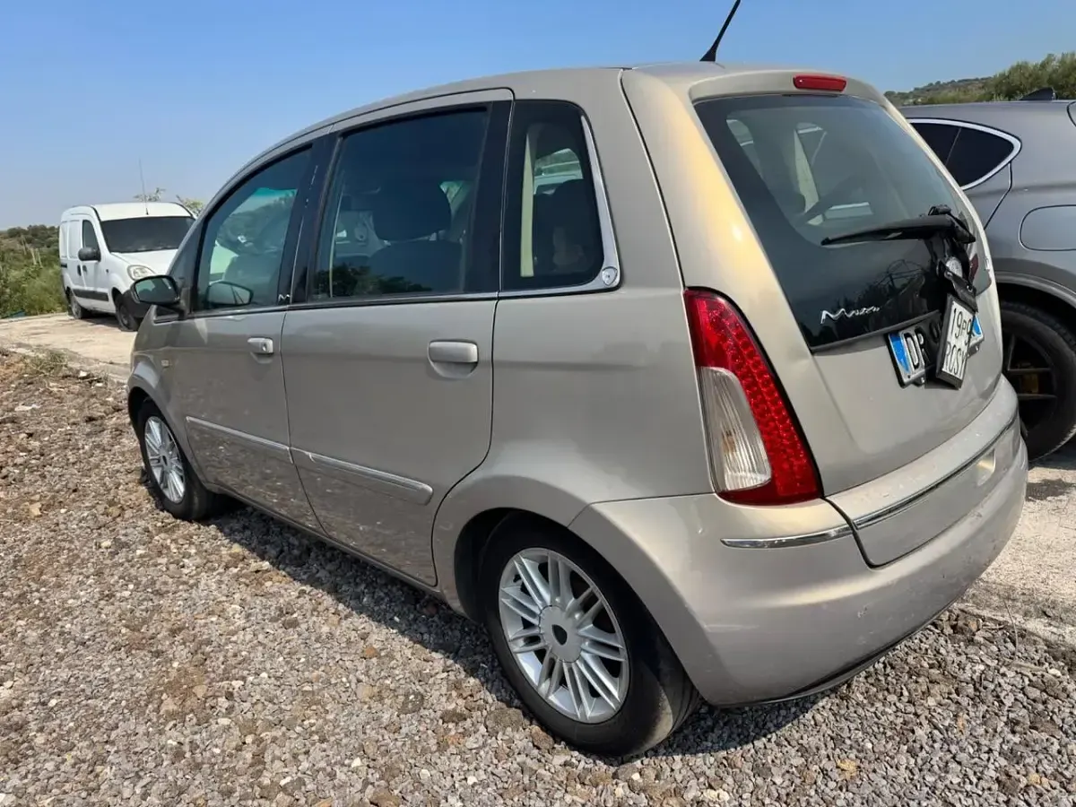 Usata Lancia Musa 90 CV (66 kW) 2008 Monovolume