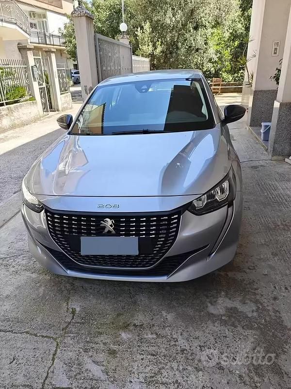 Usata Peugeot 208 75 CV (55 kW) 2022 Grigio Utilitaria