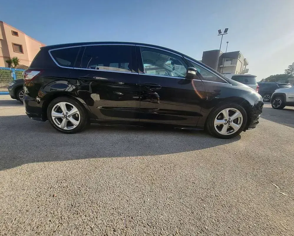 Usata Ford S-MAX Business Edition 150 CV (110 kW) 2016 Nero Monovolume