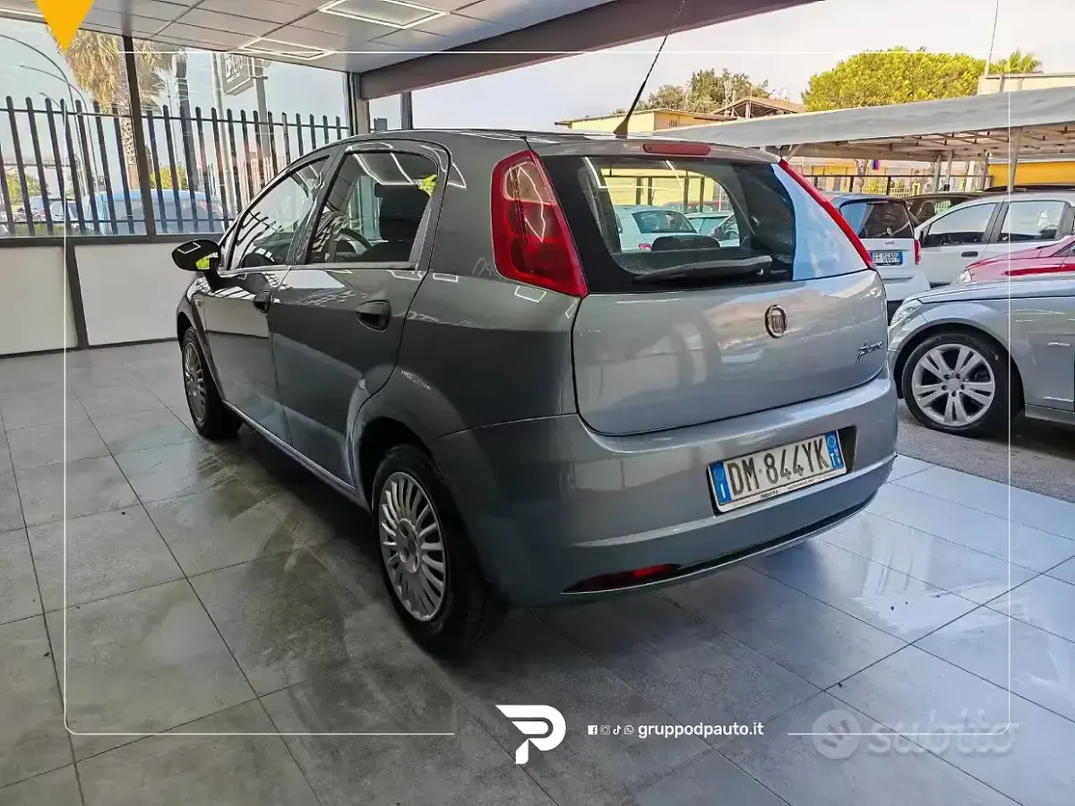 Usata Fiat Grande Punto 65 CV (47 kW) 2008 Grigio Utilitaria