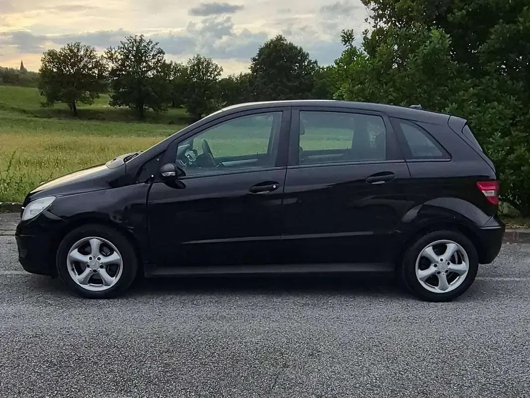 Usata Mercedes B180 109 CV (80 kW) 2008 Nero Monovolume