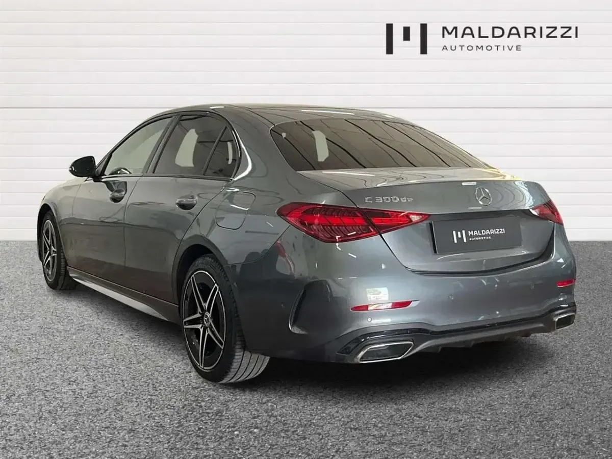 Usata Mercedes C300e Advanced 197 CV (144 kW) 2025 Grigio selenite Berlina