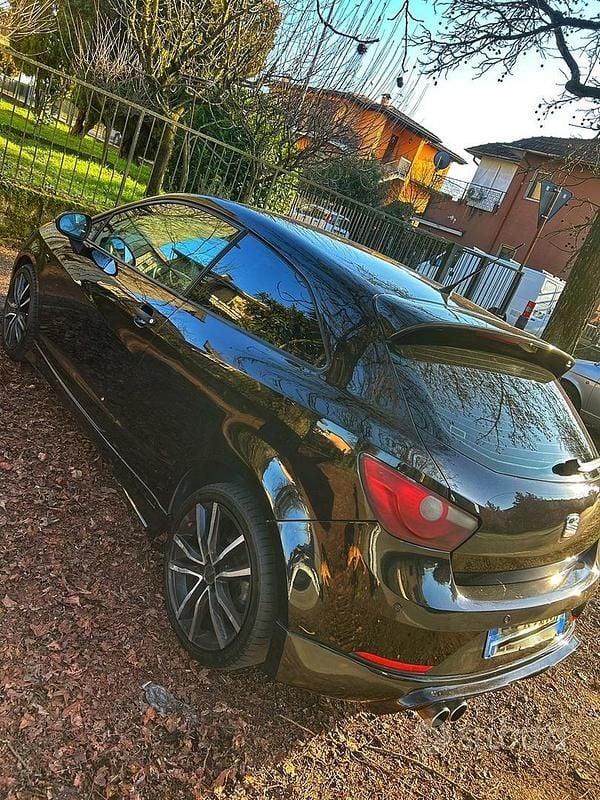 Nero Usata 2015 Seat Ibiza FR Due volumi | 3000 € - Immagine 1/3