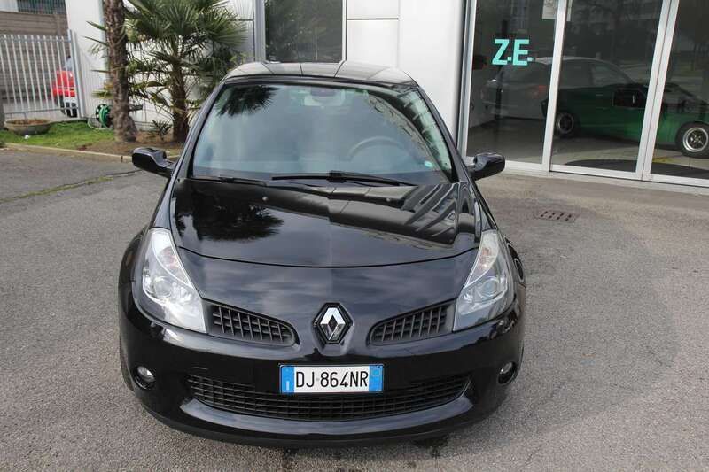 Nero Usata 2007 Renault Clio R.S. R.S. Due volumi | 13.000 € (Cara) - Immagine 1/4