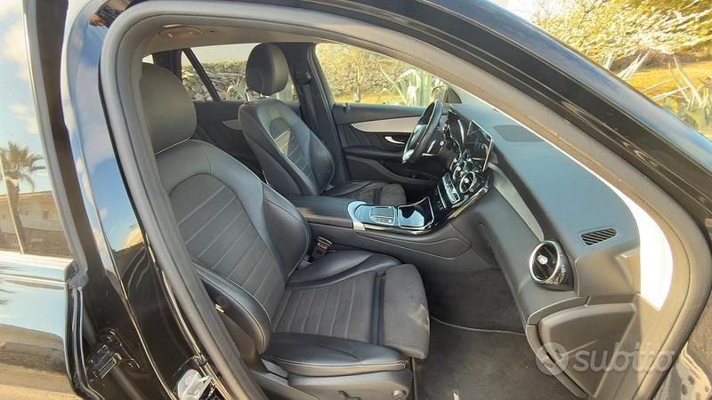 Usata Mercedes GLC300 Premium Plus 194 CV (142 kW) 2021 Nero SUV