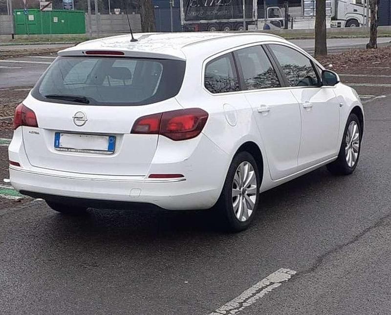 Gebraucht Opel Astra Cosmo 120 PS (88 kW) 2014 Weiß Kombi