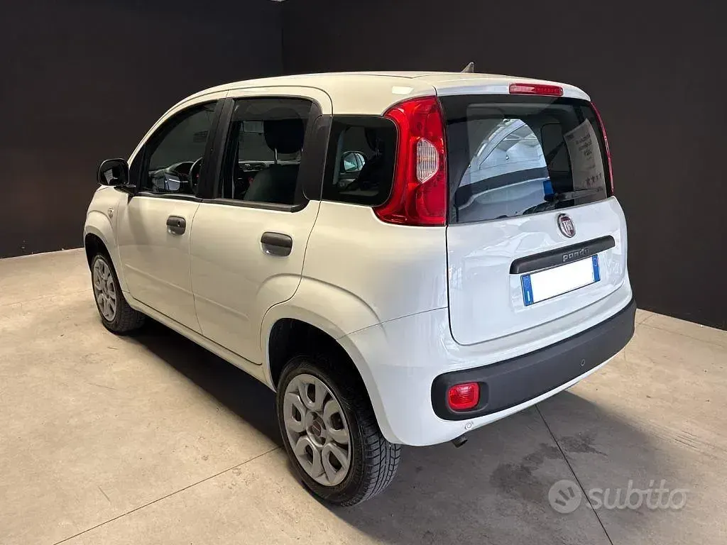 Usata Fiat Panda Easy 84 CV (61 kW) 2018 Bianco pastello Utilitaria