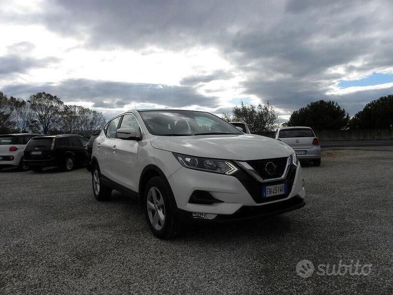 Usata Nissan Qashqai Tekna 115 CV (84 kW) 2018 Bianco SUV