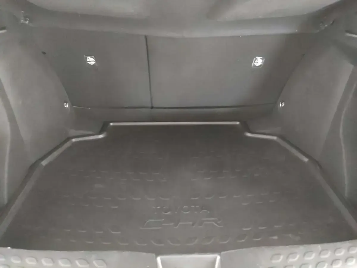 Usata Toyota C-HR Active 98 CV (72 kW) 2018 Bianco SUV