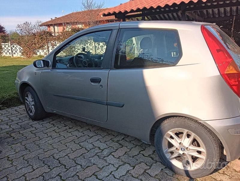 Usata Fiat Punto 2000 Grigio Utilitaria
