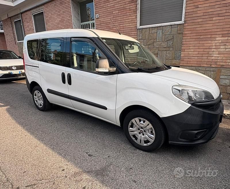 Bianco Usata 2016 Fiat Doblò Monovolume | 7500 € (Ottimo prezzo) - Immagine 1/4