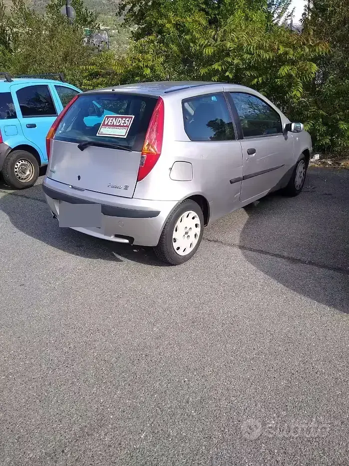 Usata Fiat Punto 86 CV (63 kW) 2002 Grigio Utilitaria