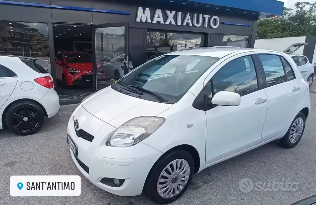 Usata Toyota Yaris 90 CV (66 kW) 2011 Utilitaria