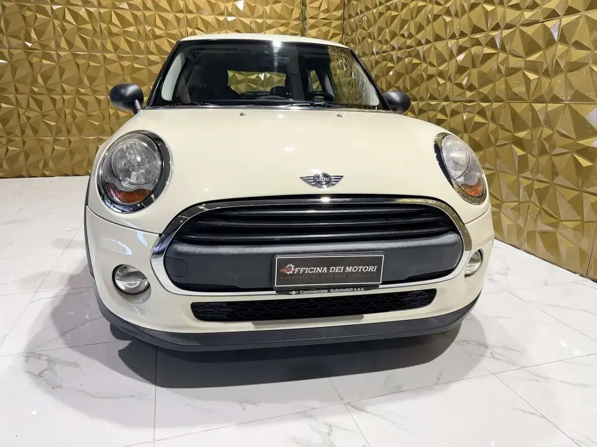 Usata Mini ONE 75 CV (55 kW) 2015 Bianco Utilitaria
