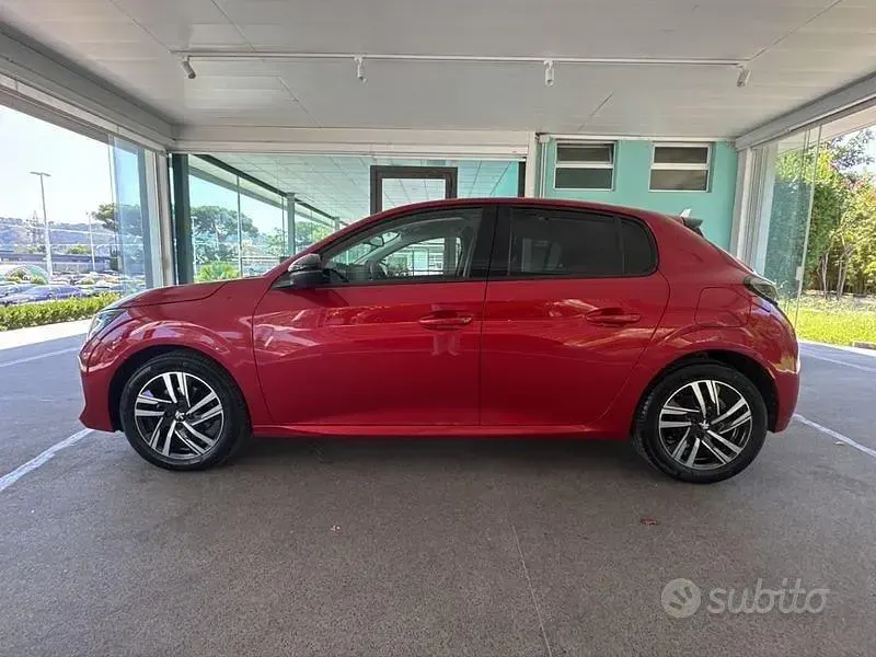 Usata Peugeot 208 Allure 75 CV (55 kW) 2022 Rosso Utilitaria