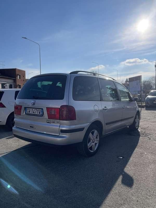 Usata Seat Alhambra Stylance 131 CV (96 kW) 2005 Argento Monovolume