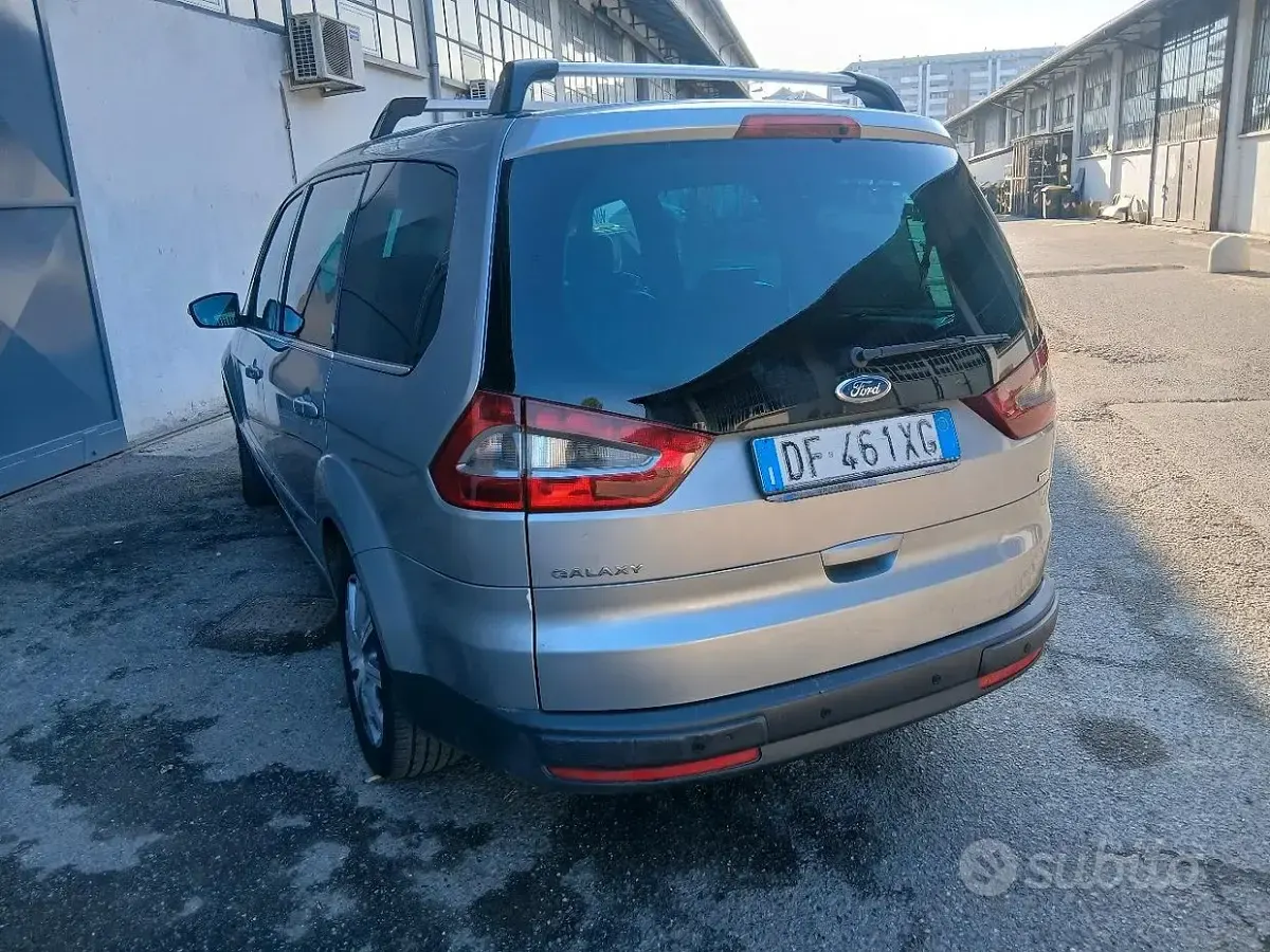 Usata Ford Galaxy 140 CV (102 kW) 2007 Grigio Monovolume