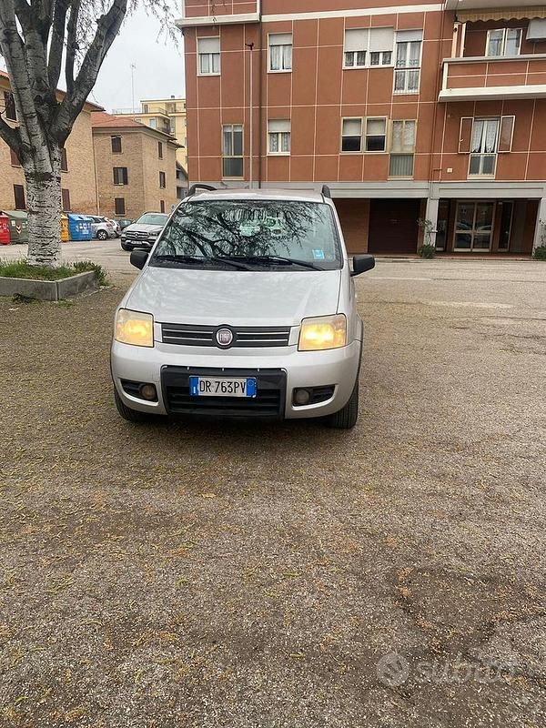 Usata Fiat Panda 77 CV (56 kW) 2007 Grigio Utilitaria