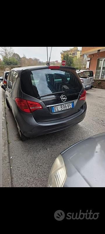Usata Opel Meriva 90 CV (66 kW) 2012 Grigio Monovolume