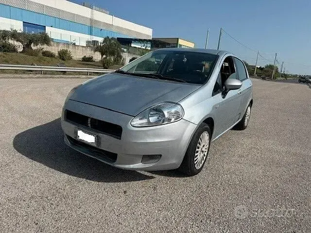 Usata Fiat Grande Punto Dynamic 75 CV (55 kW) 2008 Grigio Utilitaria