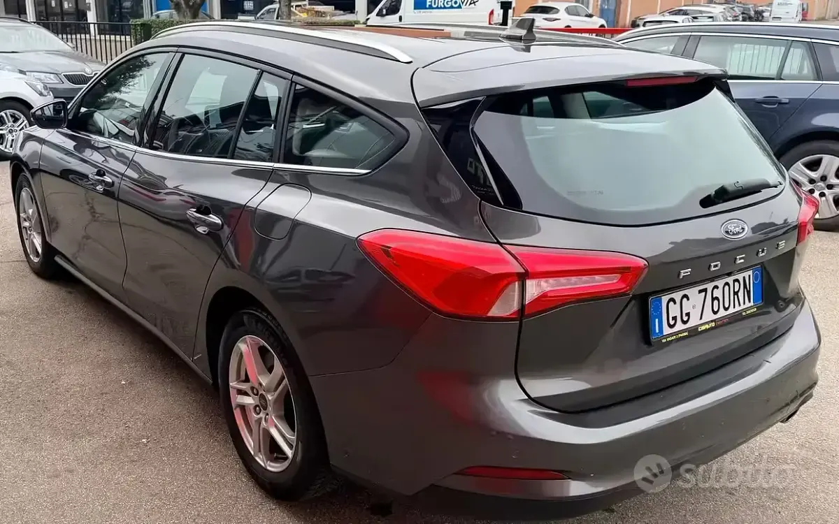 Usata Ford Focus ST-Line 120 CV (88 kW) 2021 Grigio Station wagon