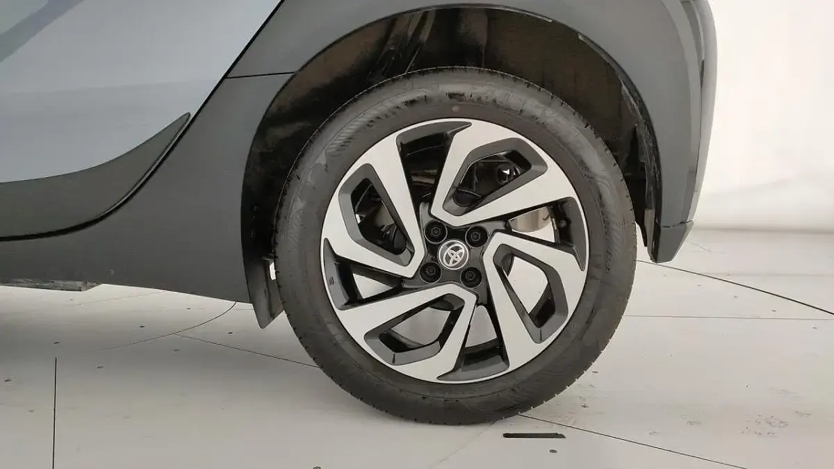 Usata Toyota Aygo Trend 72 CV (52 kW) 2024 Grigio