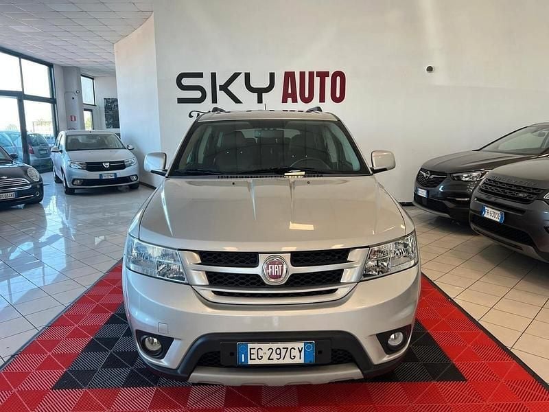 Argento Usata 2011 Fiat Freemont SUV | 5990 € (Buon prezzo) - Immagine 1/4