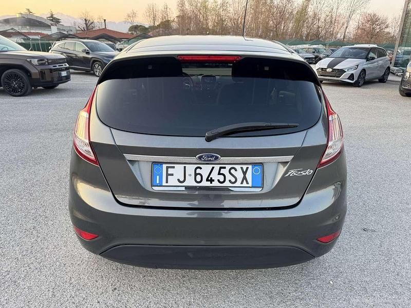 Usata Ford Fiesta Titanium 75 CV (55 kW) 2017 Grigio Utilitaria