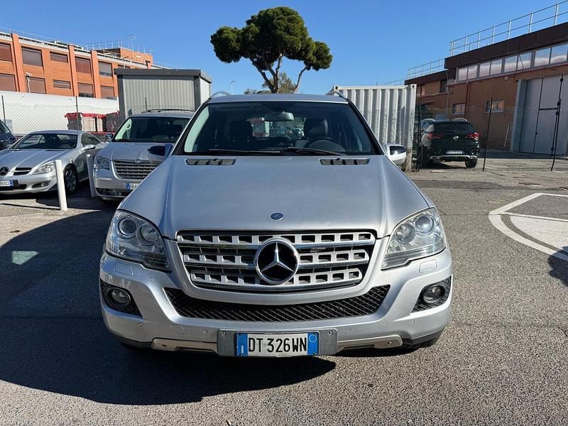 Usata Mercedes ML320 224 CV (164 kW) 2009 Argento SUV