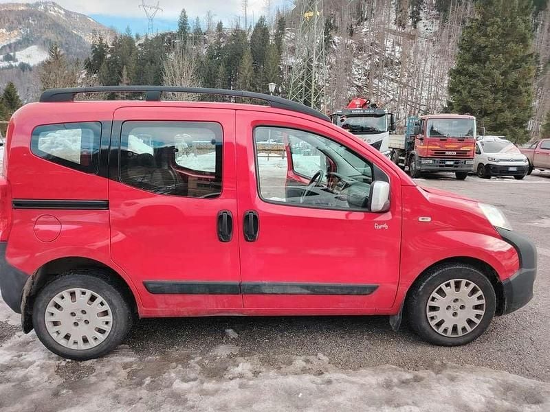 Usata Peugeot TePee Family 75 CV (55 kW) 2011 Rosso Station wagon