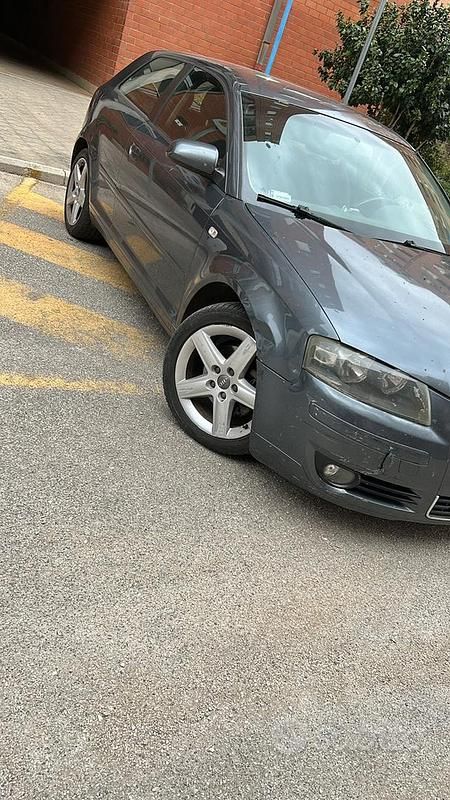 Usata Audi A3 140 CV (102 kW) 2004 Grigio Utilitaria