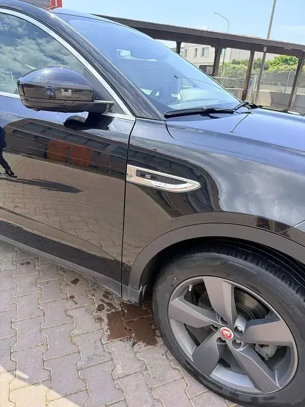 Usata Jaguar E-Pace R-Dynamic 150 CV (110 kW) 2019 Nero SUV