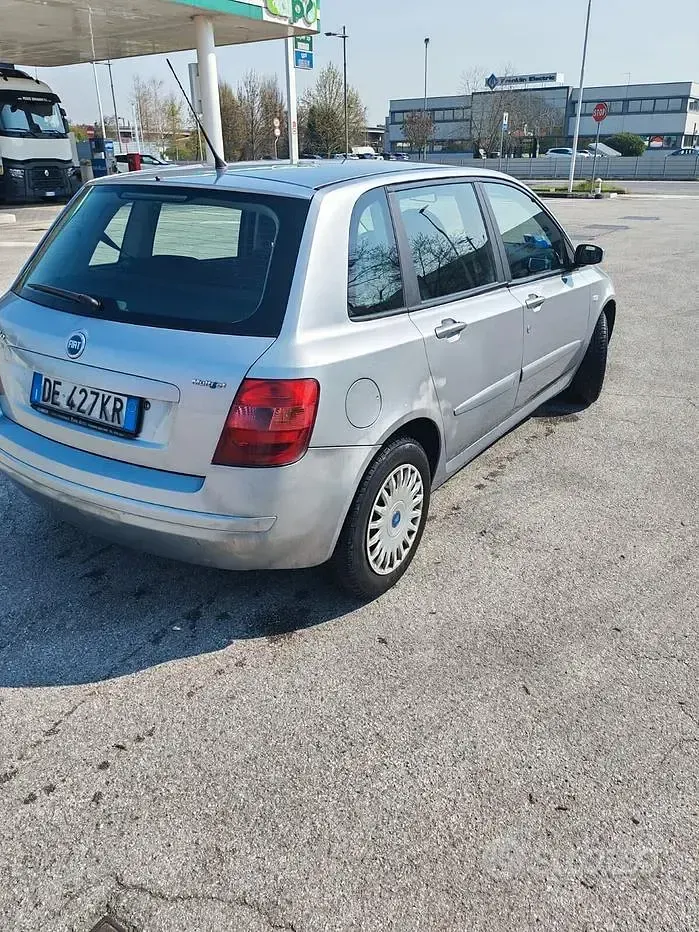 Usata Fiat Stilo Active 80 CV (58 kW) 2006 Grigio Berlina