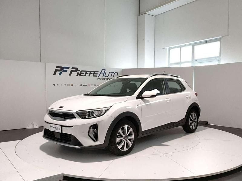 Usata Kia Stonic Style 99 CV (72 kW) 2021 Bianco SUV