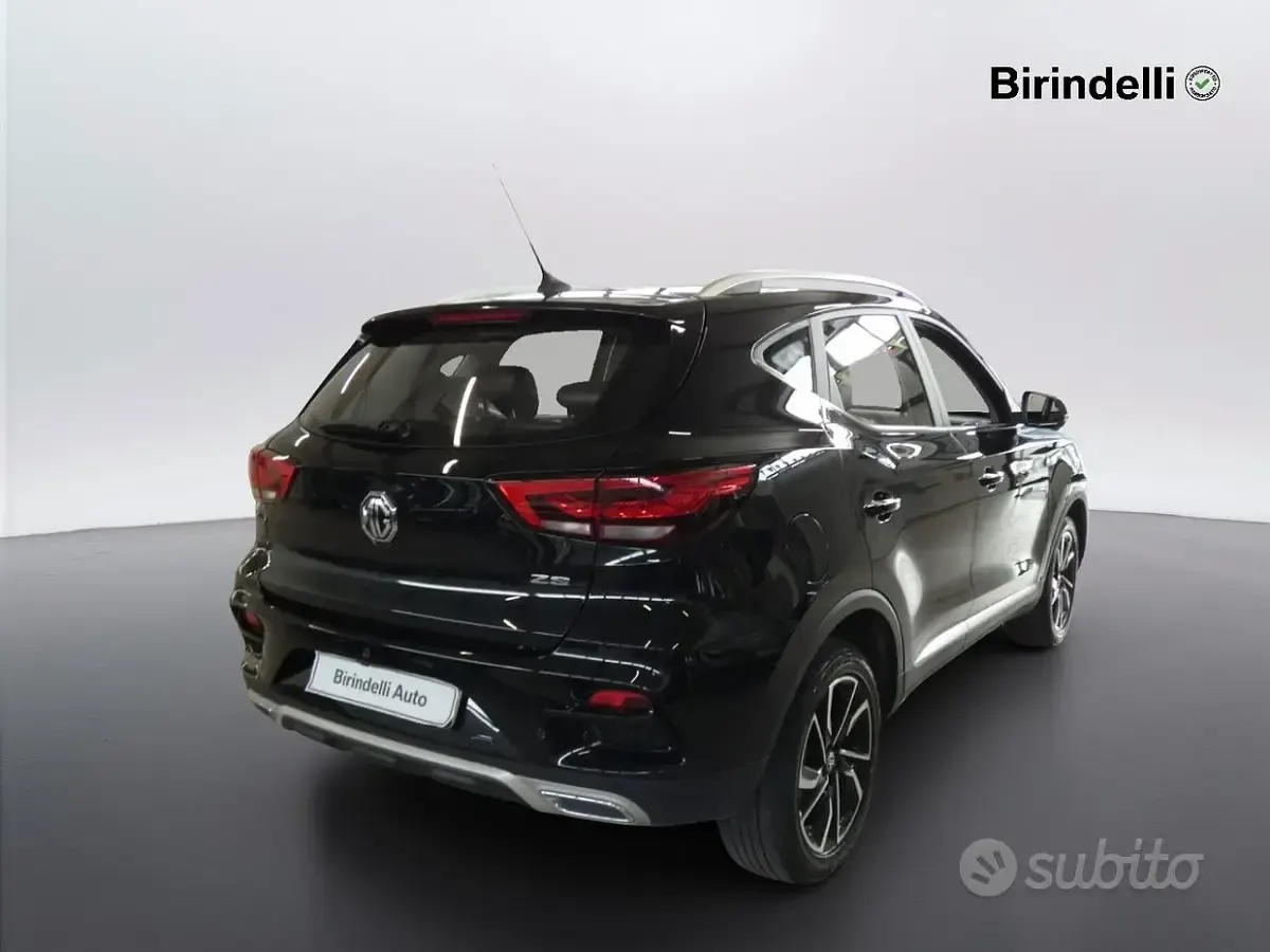 Usata MG ZS Luxury 106 CV (77 kW) 2024 Nero SUV