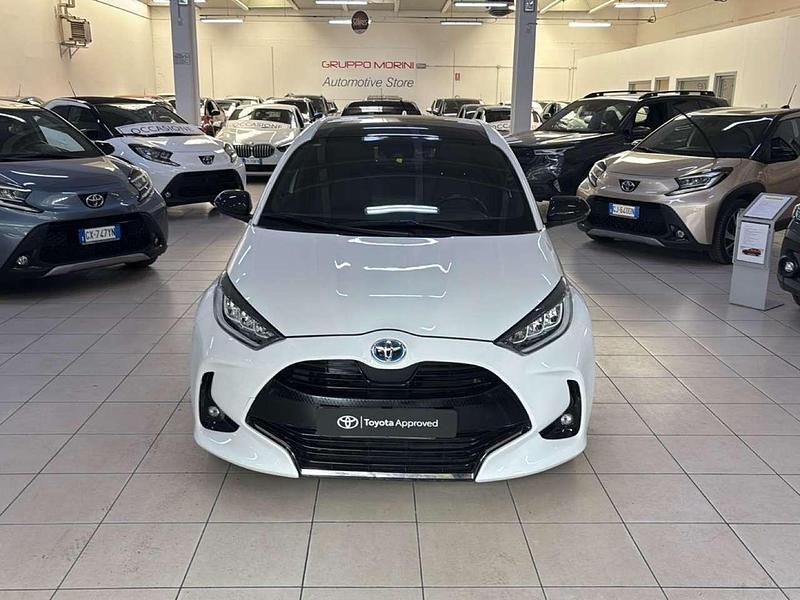 Usata Toyota Yaris Hybrid Lounge 116 CV (85 kW) 2021 Bianco Utilitaria