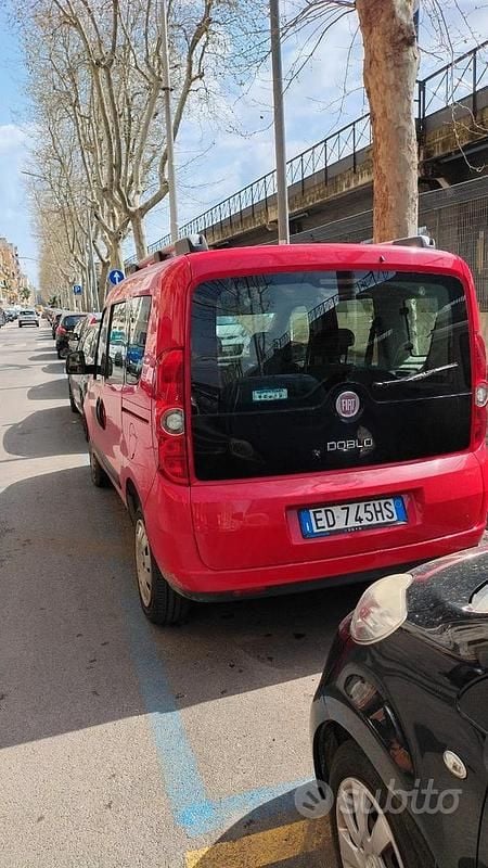 Usata Fiat Doblò 105 CV (77 kW) 2010 Monovolume