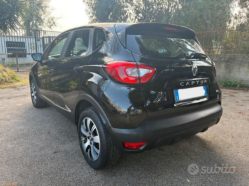 Usata Renault Captur 90 CV (66 kW) 2017 Nero SUV