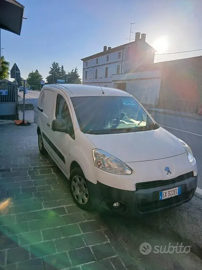 Usata Peugeot Partner 90 CV (66 kW) 2015 Bianco Monovolume