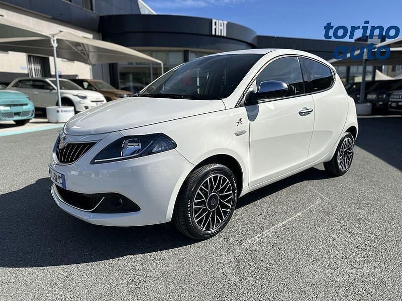 Usata Lancia Ypsilon 70 CV (51 kW) 2023 Bianco Utilitaria