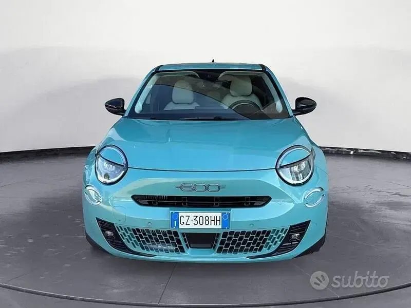 Usata Fiat 600 La Prima 110 CV (80 kW) 2025 Bluazzurro SUV