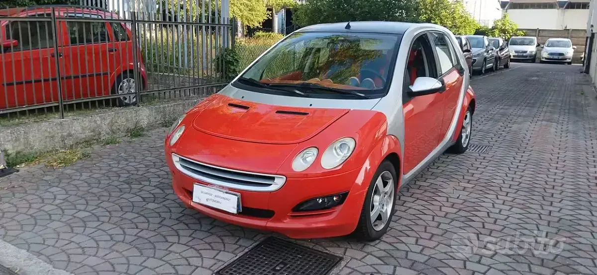 Usata Smart ForFour Passion 75 CV (55 kW) 2005 Rosso Utilitaria