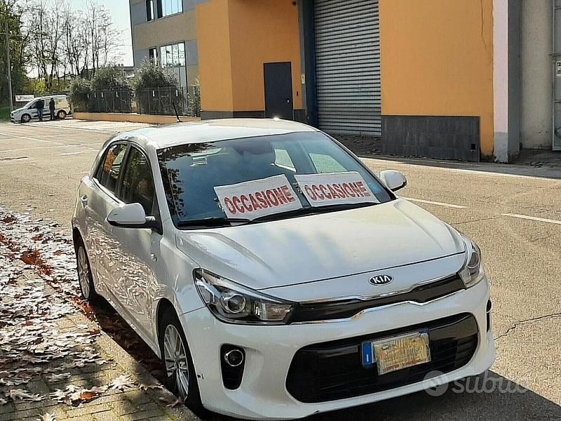 Bianco Usata 2018 Kia Rio Active Tre volumi | 6999 € (Ottimo prezzo) - Immagine 1/4