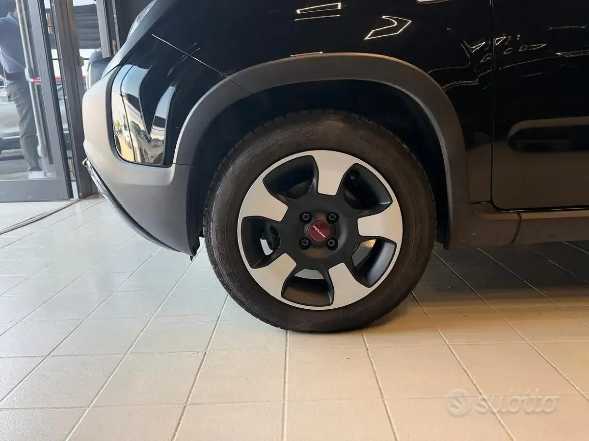 Usata Fiat Panda Cross Cross 69 CV (50 kW) 2023 Nero Utilitaria